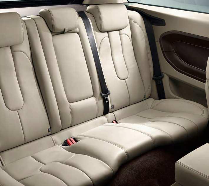 INTERIOR REAR SEAT OPTIONS Bench seat Sports orientated twin seats Range Rover Evoque Pure, Dynamic and