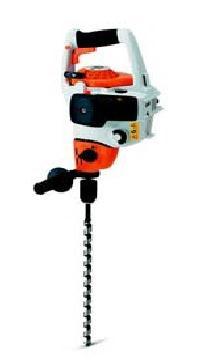 Stihl BT 45 Sleeper Drill Lightweight, powerful wood boring drill, ideal for building or repairing docks and bulkheads, fences, outbuildings, retaining walls and other structures where electricity is