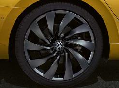 'Rosario' black alloy wheels 8J x 20 Tyres: