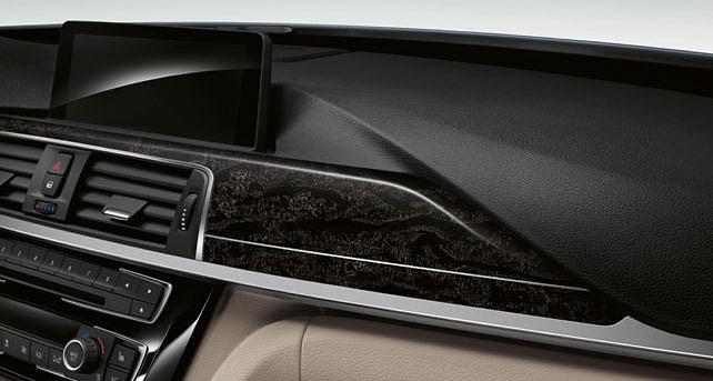 [ 09 ] The BMW Individual leather steering wheel features a premium-quality Nappa