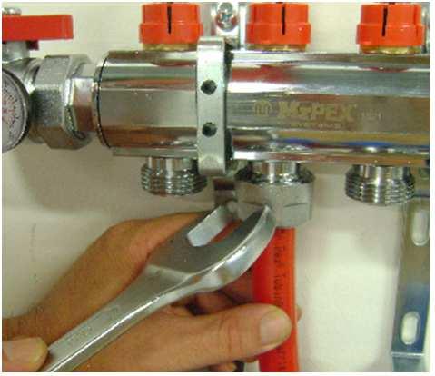 If PE-X/AL/PE-X Tubing is used, also ream the tubing by using our reaming tool.