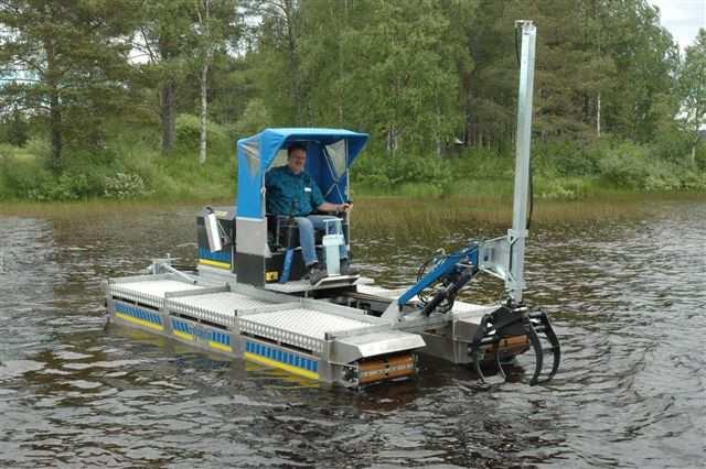 The Aquarius-Amphimaster 5000 is a unique amphibious vehicle to be used for various operations in swampy areas, in small and midsize waterways,