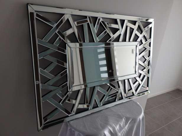 Toorak Beveled Contemporary wall mirror Size cm: 120 x 78 x 2.