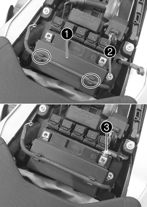 ELECTRICAL SYSTEM 16 16.3 Installing the battery Main work Position the battery in the battery compartment. Battery (HTZ12A-BS) ( p. 257) The battery terminals face opposite the direction of travel.