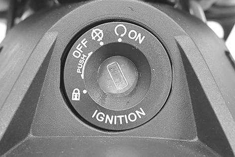 6 CONTROLS 6.6 Ignition/steering lock V01195-01 The ignition/steering lock is in front of the upper triple clamp.