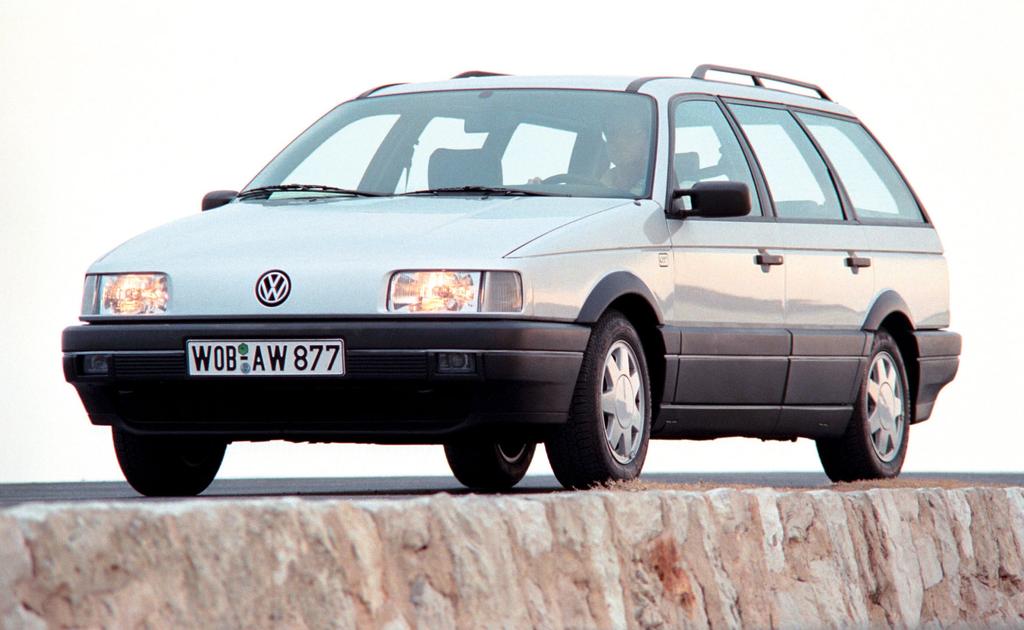1988 Viscous coupling replaces the rigid rear axle connection With the debut of the third Passat Generation (B3), in 1988 the syncro drive in this series also took the next step: the switch to