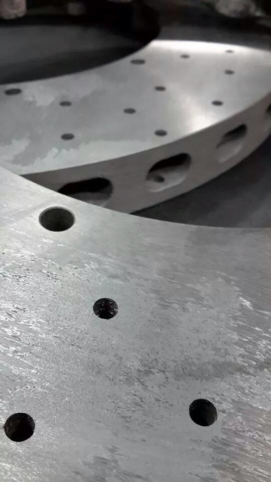 In conjunction with our technical partner, Surface Transforms, we are proud to offer our line of carbon ceramic (CCST) discs as both OE replacement and OE upgrade kits for select vehicles.