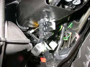 Do not install the metering pump cable harness until later together with fuel pipe along the