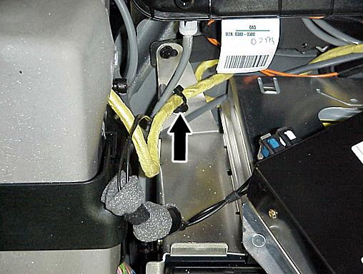 Ensure the optical fibers are not pinched between the brackets during installation. Note: If the vehicle has driver-dynamic seat (DDS), proceed to Section D. Otherwise skip to Section E. 17.