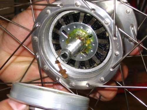 8 of 8 09/27/2007 02:37 PM With the axle out of the way, the bearings on each side of the hub can easily be removed and