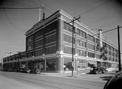 The original 2-4 story assembly plant lost its original appearance when it was revised during World War II.