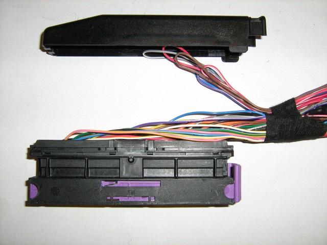 PAGE 16 076/2606800 PTO connection to VSI wiring harness.