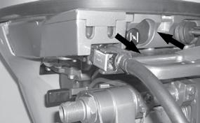 Operations 3. Place the throttle grip in the START (start) position 4.Place the choke knob in the START (start) position. After the engine starts, return the knob to the RUN (run) position.