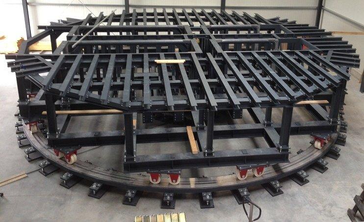 Turntable structure: Solid welded steel construction; parts are assembled with screws (for easy transportation).