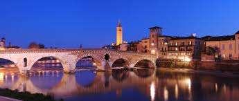 The (beautiful) city of Verona 260,000 inhabitants Roman city 8 th