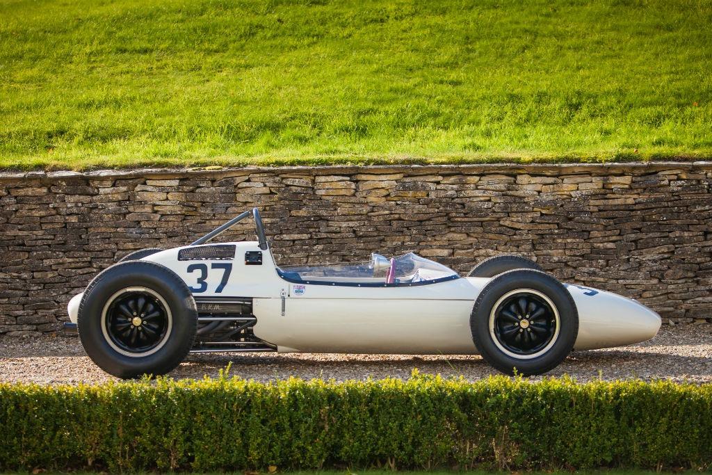 For 1961, the Formula 1 rules changed to allow a maximum capacity of 1,500cc, and the existing Lotus 18s were fitted with reduced capacity Climax FPF Mk.2.
