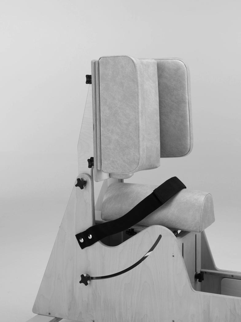 5.1.6 TRAY FITMENT AND HEIGHT ADJUSTMENT Ensure the arm rest on each side of the chair is set to the same height.