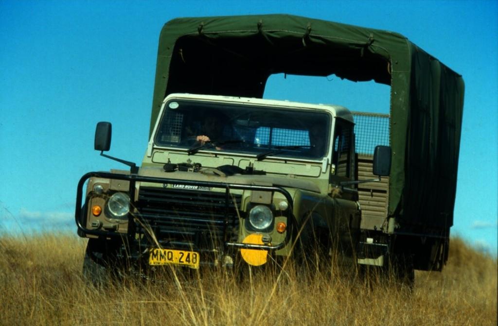 Again, they were not the first, a LRPV being built privately by JRA utilising the fourth Perentie Trials 6x6 Vehicle