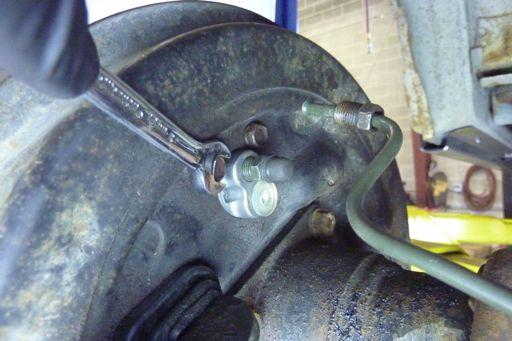 Wheel Cylinder Installation If the wheel cylinder was not removed, skip ahead to the Brake Shoe Installation
