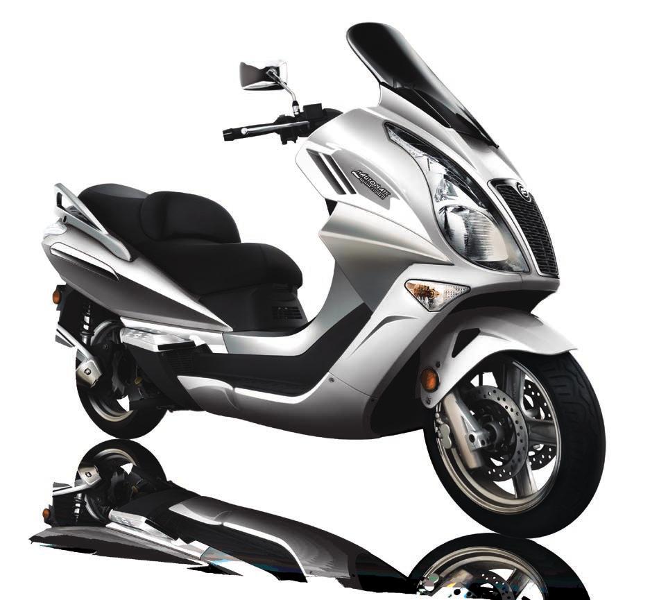 for better foot to road contact Low seat height for a more comfortable ride Integrated backrest Large windshield Rear