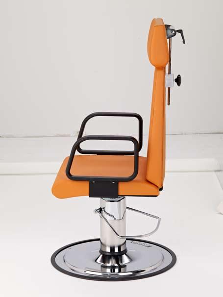 The Straight Back Advantage The L chair is available with either a manual pump base or a motorized lift base, both allowing 360 rotation with the lock.