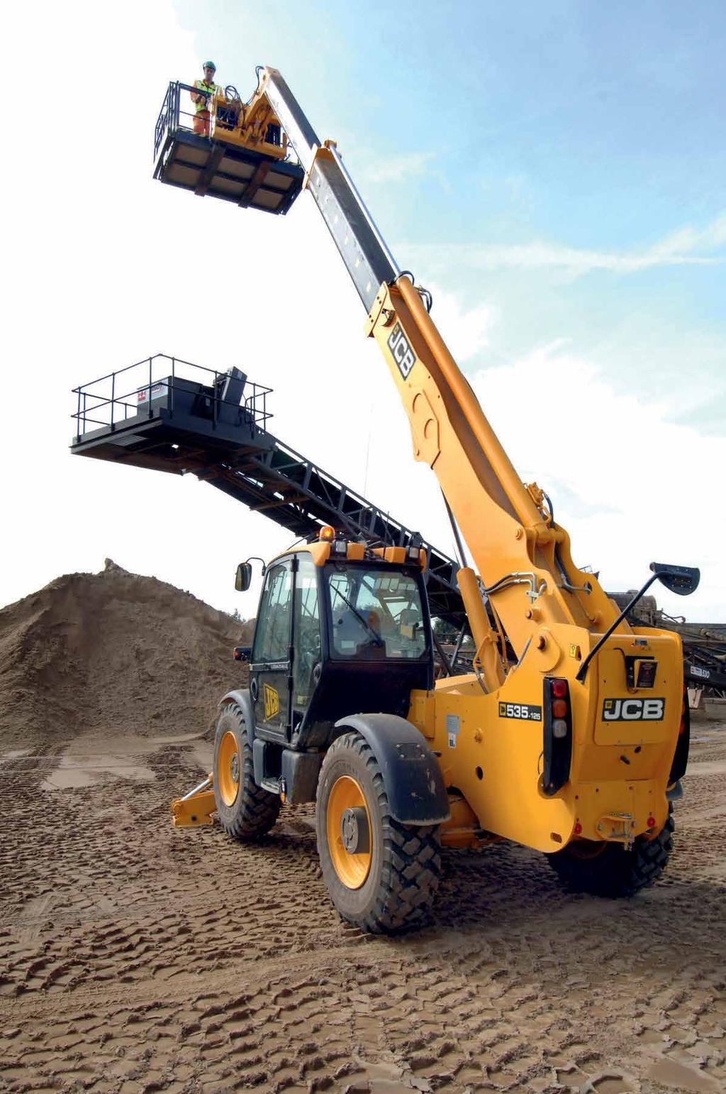 Centralised lift and displacement rams ensure load stresses are evenly distributed. Tough boom design.