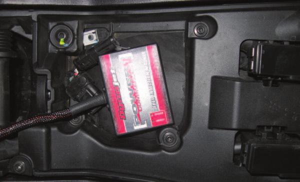 FIG.N 18 Secure the PCV in the area under the seat using the supplied velcro (Fig. N).