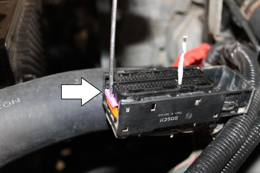 17 December 2014 (1036606) 2006-07 GMC Duramax (LBZ) High Idle Kit (I-00318) 7 Using a small screwdriver or pick, slide the pink pin terminal lock out of the connector. Locate pin locations 8 and 60.