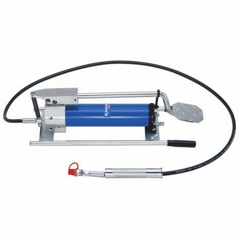 FHP 2 Foot pump 700 bar Two stage hydraulics Manual retraction in case of need, even at high pressure Sturdy design Automatic pressure switch off High-pressure hose, 2 m 12.