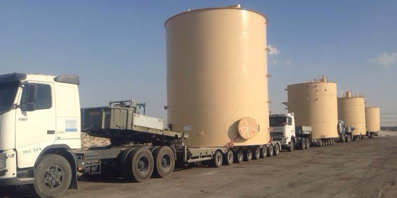 trailer. Cargo: Chemical Tanks. Dim: 6.5m x 7.