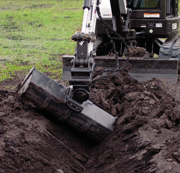 28 bucket,excavator make quick work of any digging challenge. Optimize the productivity of your Bobcat excavator with the right bucket for the job. Grading Bucket Specifications 39 in. 52 in.