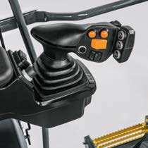SEISMIC SHIFT CONTROL FREAK AT YOUR COMMAND A-new gate-ess shifter buids upon proven Deere Event-Based Shifting technoogy to aow operators to directy move the machine from forward to reverse, in any