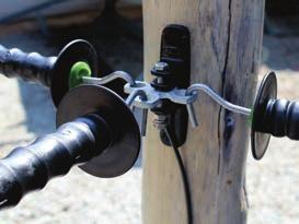 Break Multi-purpose handle used in temporary fencing as an insulated hook.