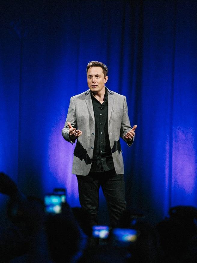 ELON MUSK'S GRAND PLAN TO POWER THE WORLD WITH BATTERIES NATHANIEL WOOD FOR WIRED Elon Musk wants to sell you a battery. And he doesn't care whether you drive an electric car.