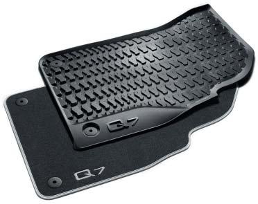 06 Premium textile floor mats 08 Mud flaps (not pictured) Tailored to the size of the floor in the Audi Q7.