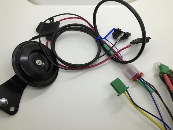 The rear turn signal harness interface is a 3 pin connector with red color coding. The brake light module is the only 2 pin connector and has no color coding.