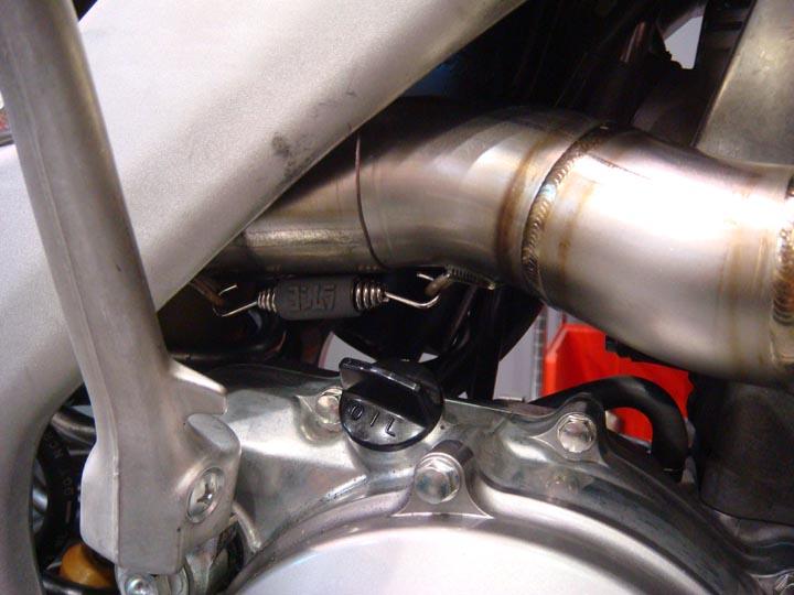 Installation Procedures: -Torque header nuts to 15 lb-ft (2.0 kg-m). -Torque front tailpipe mounting bolt to 10 lb-ft (1.4 kg-m). -Torque muffler mounting bolt to 18 lb-ft (2.5 kg-m).