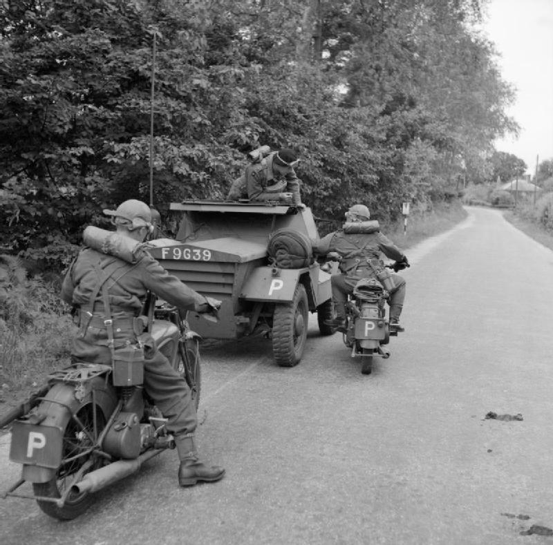 Image courtesy of the IWM H 11826 Photographer: Malindine (Lt) War Office official photographer Description: Motorcycle despatch riders