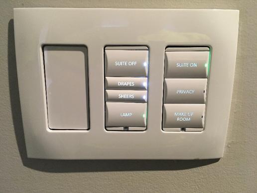 Statler User Guide KEYPAD SWITCHES BY ENTRY DOOR Suite On Turns on the lights on (Ceiling lights in living area and standing lamp) Opens Sheers and Drapes Suite Off Turns on the lights off (Ceiling