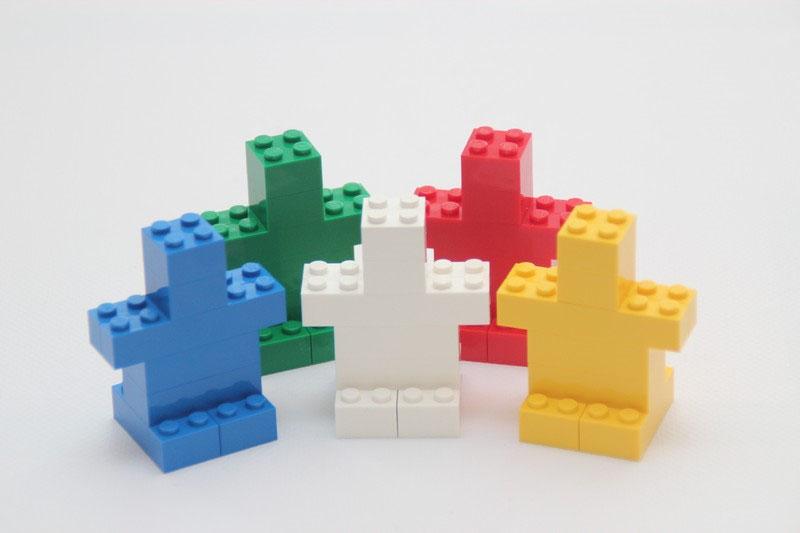 For one child you need: 4 2x4 bricks 2 1x6 bricks 2