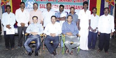 Exclusive Sanmar Performance Awardees Standing (L-R): G Purushothaman, G Raja, G Balakrishnan, S Elangovan, M Vishnuvarthan, S Chandramouli,