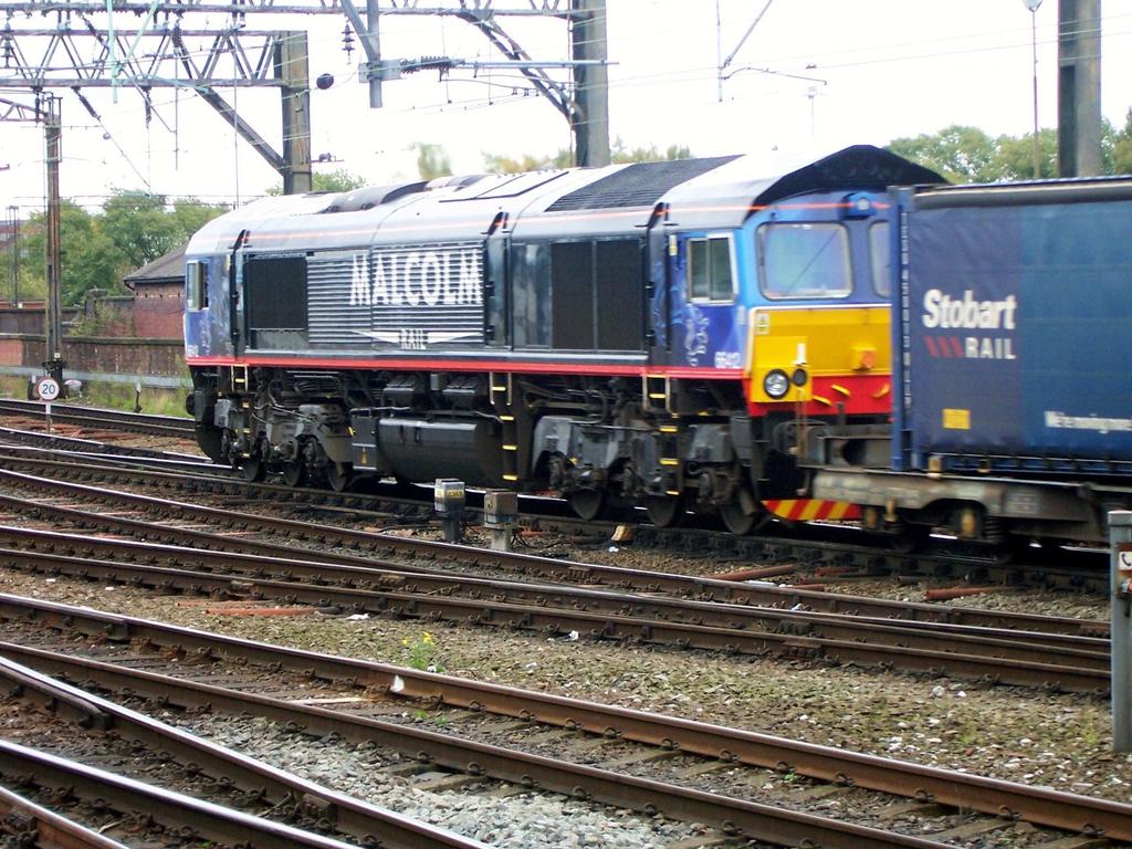 Your source for N Gauge news. 20.03.2009 Issue 4. Malcolm Rail class66 passes through Manchester Piccadilly with a diverted Southbound Tesco train. Photo Mike Hudson collection. Hello!