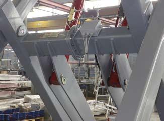 Photo of the flange on the central beam, with the electrical system junction box on the side.
