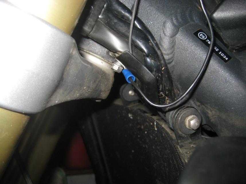 (10Amp) and are switched with the ignition. However the horn only draws 3 Amps and the indicators 1.5amps The horn is near the front of the bike, which is good for wiring.