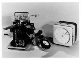 6. Apparatus 6.1 Falex Pin and Vee Block Lubricant Test Machine 3, illustrated in Figs. 1-3. 7. Reagents and Materials 7.1 Required for Calibration of Load Gage: 7.1.1 Allen Screw, with attached 10-mm Brinell ball.