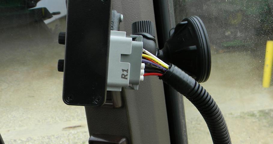It may or may not have a mating plug connected to it, depending on the combine model or year If needed, disconnect the
