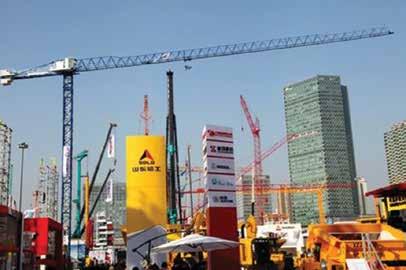 Comansa Jie - now Comansa CM - also launched a new flat top crane. The six tonne 11CJ132, the first - and smallest - model in the company s new CJ1100 series.