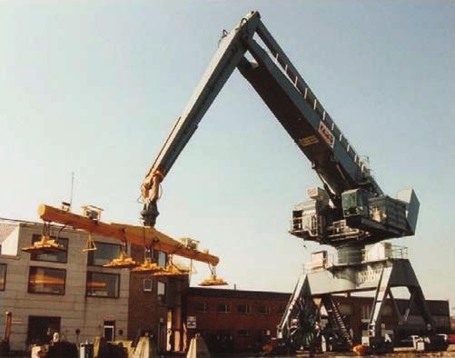 Handling mixed scrap 780 / 800 Samho Shipbuilding, Korea Lifting capacity 25 T Maximum