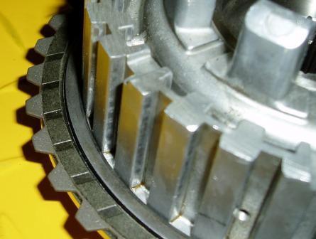 Warning: Rekluse Narrow Friction Disk must be the first clutch disk installed to accommodate the Rekluse Jutter Spring or severe clutch damage
