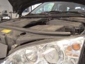 33 Light source replacement In order to replace the light source in the above-mentioned vehicle, proceed as follows.